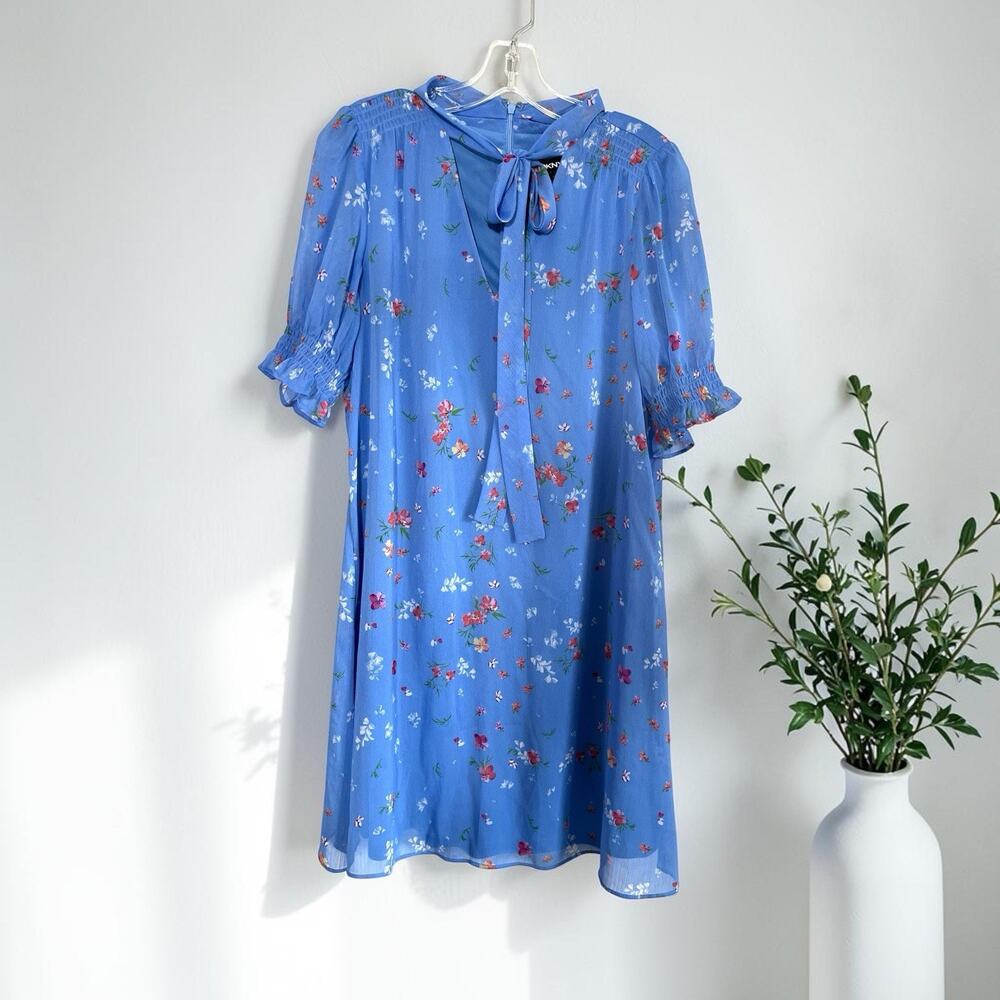 DKNY Blue Floral Tie Neck Dress Women's Size 12 Flowy Sheath Colorful Happy Zip